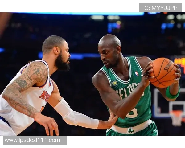 观看篮球比赛的足球明星有哪些他们的球场表现与热爱是否相似 观看篮球比赛的足球明星有哪些他们的球场表现与热爱是否相似