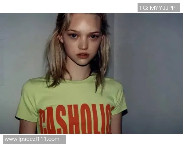 法国最年轻足球女星崭露头角 引领新时代女性运动员风潮 法国最年轻足球女星崭露头角 引领新时代女性运动员风潮